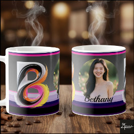 Abstrakter neonflüssiger Buchstabe B Feder Kaffeetasse