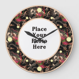 Abstrakter Rahmen mit Roter Flora und Foto Große Wanduhr