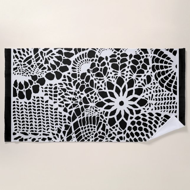 Abstrakter Schwarz-Weiß-Crochet-Effekt Strandtuch (Vorderseite)