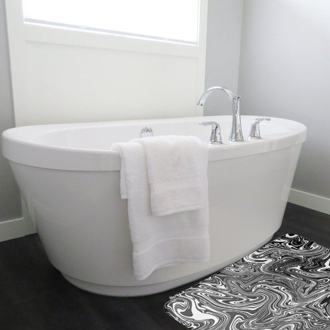 Abstrakter schwarzer und weißer Flüssig-Marmor Badematte (Von Creator hochgeladen)