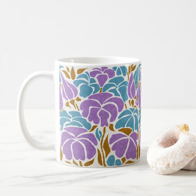 Abstrakter stilisierter Lavendel und blaue Blüte Kaffeetasse (Mit Donut)