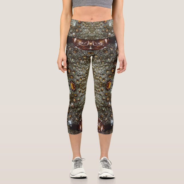 Abstraktes braunes, dunkelgraues Texturmuster Capri Leggings (Vorderseite)