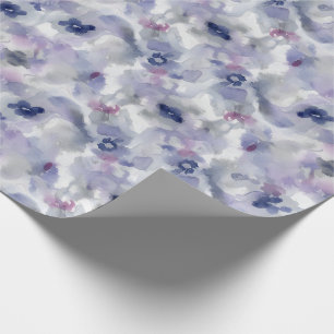 Abstraktes florales Wasserfarbmuster Lavendelblau Geschenkpapier