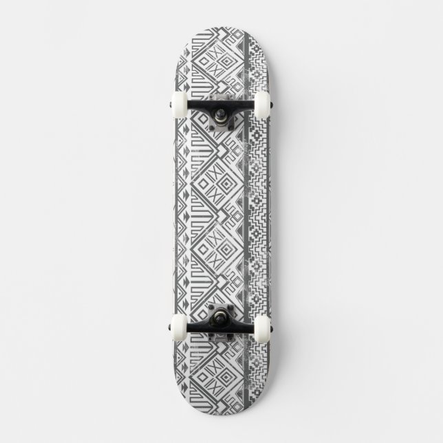 Abstraktes geometrisches aztekisches Muster 2 Skateboard (Vorderseite)