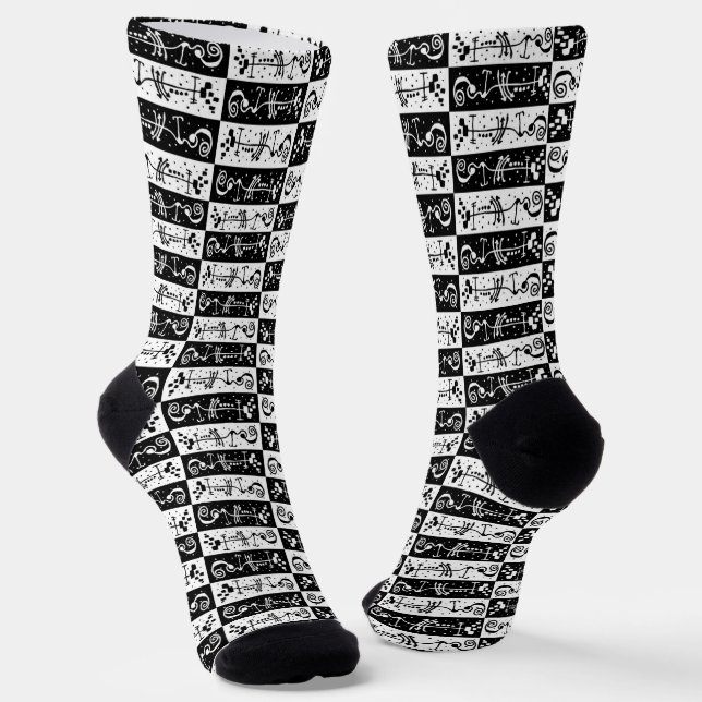 Abstraktes geometrisches Schwarz-Weiß-Muster – Han Socken (Gewinkelt)