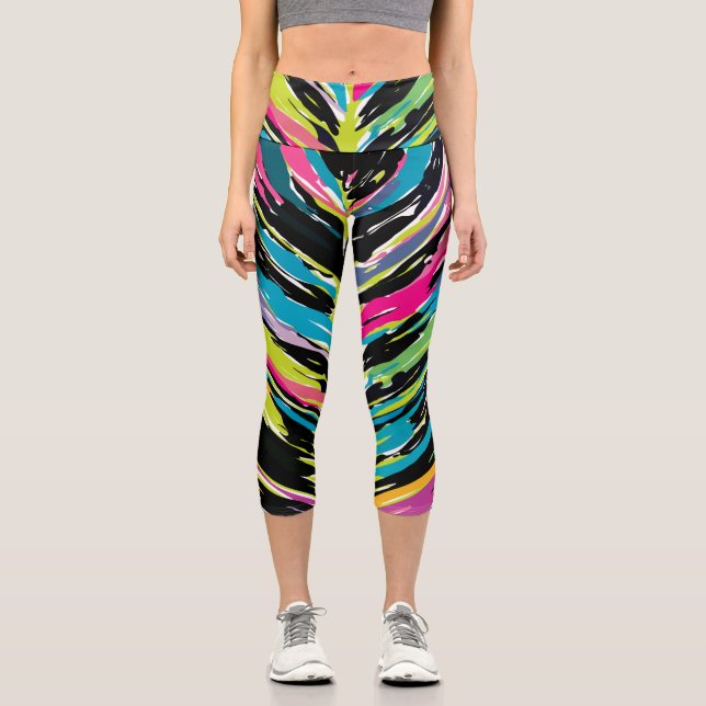 Abstraktes, lebendiges Multicolor Tropenblatt Capri Leggings (Vorderseite)