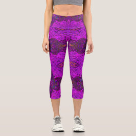 Abstraktes Magenta- und Schwarz-Groovy-Muster Capri Leggings