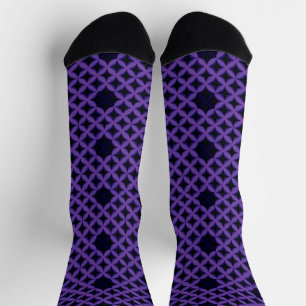 Abstraktes Muster mit violetten geometrischen Blüt Socken