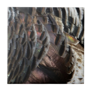 Abstraktes Naturdesign mit Wildtruthahnfedern Fliese