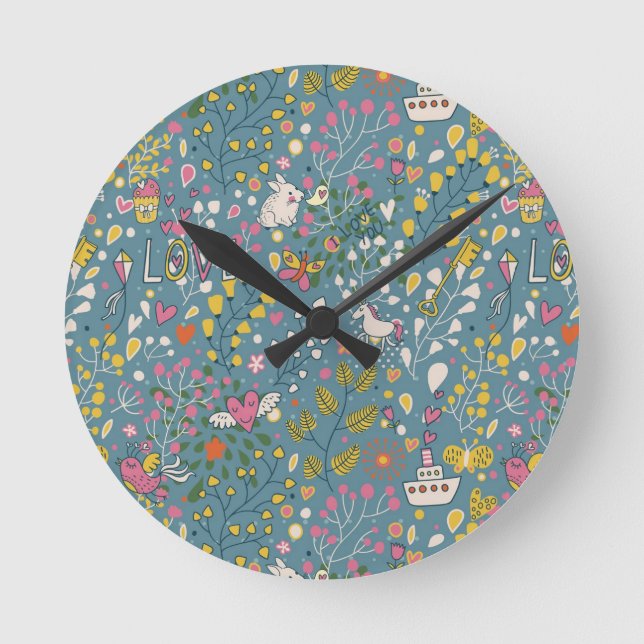 Abstraktes romantisches Muster mit Cartoon Runde Wanduhr (Vorderseite)