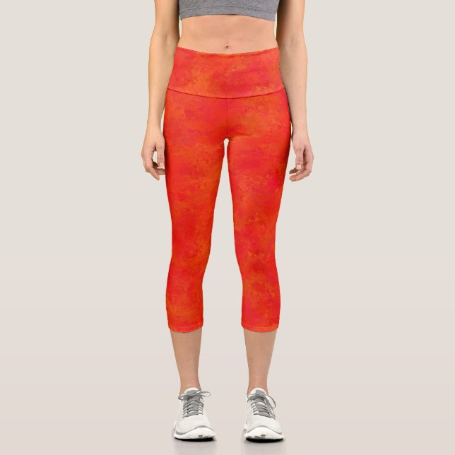 Abstraktes rotes Orangenmuster Capri Leggings (Vorderseite)