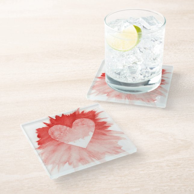 Abstraktes rotes Wasserfarbe-Spritzer-Herz-Unterle Glasuntersetzer (Schrägansicht)
