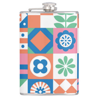 Abstraktes skandinavisches Folkloremuster Flachmann