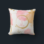 Abstraktes Skript für die Farbflora von Gold Peach Kissen<br><div class="desc">Wunderschönes pfirsich und goldfarbenes modernes abstraktes design,  das Set mit Mr. und Mrs. script.</div>