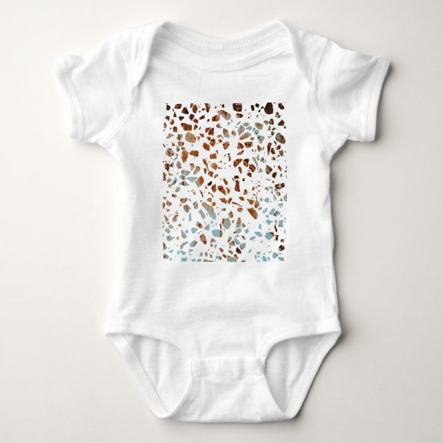 Abstraktes Terrazzo Mosaic Rust Brown & Blue Muste Baby Strampler (Vorderseite)