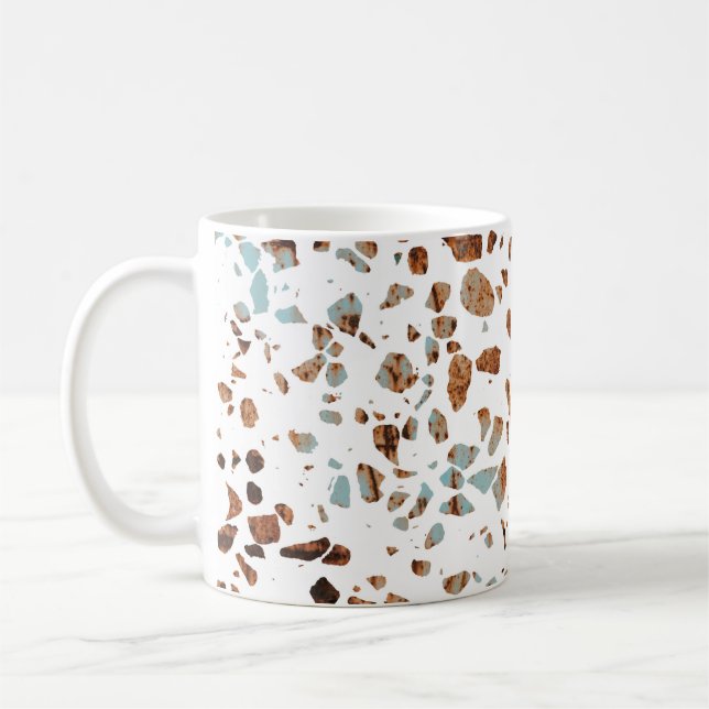 Abstraktes Terrazzo Mosaic Rust Brown & Blue Muste Kaffeetasse (Links)