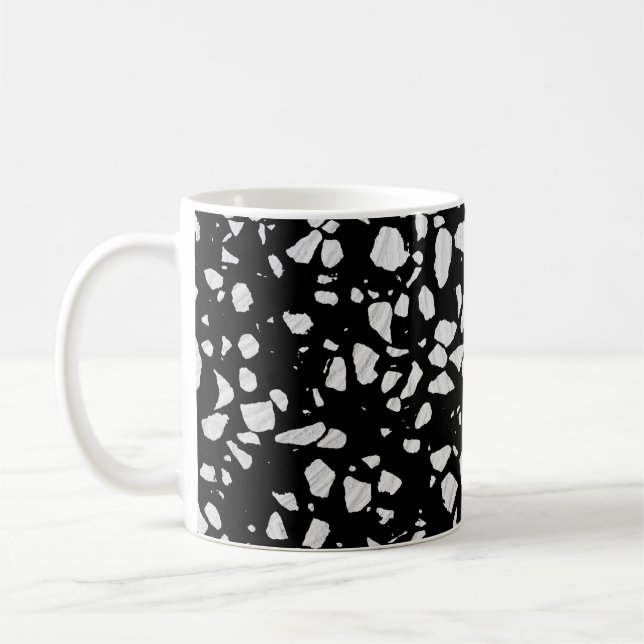 Abstraktes Terrazzo Mosaik Schwarz-Weiß-Muster Kaffeetasse (Links)