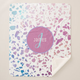 Abstraktes Terrazzo-Muster in Rosa und Blau Sherpadecke