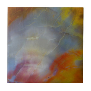 Abstraktes versteinertes Holz nah Fliese