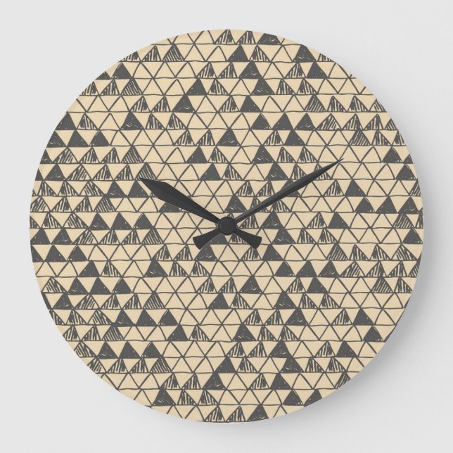 Abstraktes Vintages Dreieck-Muster. Große Wanduhr (Vorderseite)