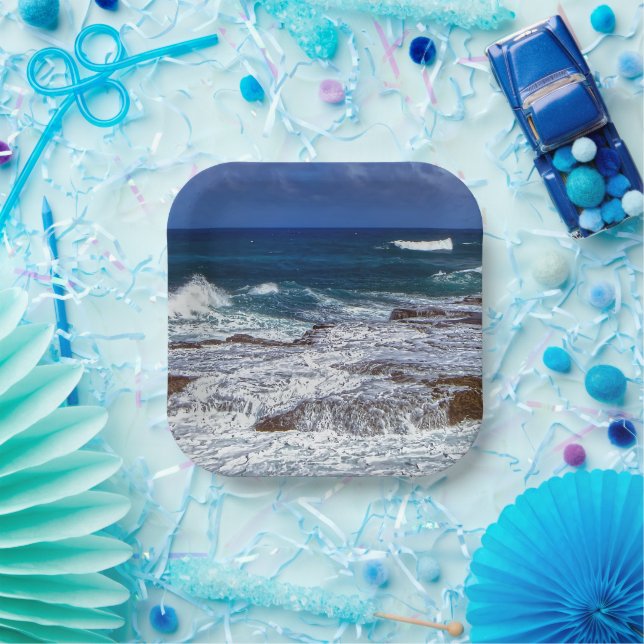 Absturzwellen auf der Rockpapierplatte Pappteller (Party)