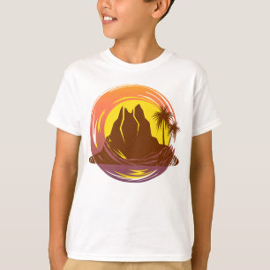 Abzeichen mit tropischer Vulkanlandschaft und Palm T-Shirt