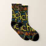 Achille Socken<br><div class="desc">Achille. Zeigen und tragen Sie diesen beliebten schönen männlichen Vornamen, der als bunte Wortwolke aus horizontaler und vertikaler, kursiver Handschrift in verschiedenen Größen und bezaubernden frischen Farben entworfen wurde. Tragen Sie Ihren positiven französischen Namen oder zeigen Sie der Welt, wen Sie Liebe oder Verehrung. Mit diesem Soft-Text-Kunstwerk zu vereinen ist...</div>