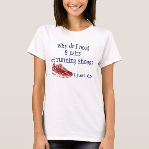 Acht Paar-Laufschuhe T-Shirt