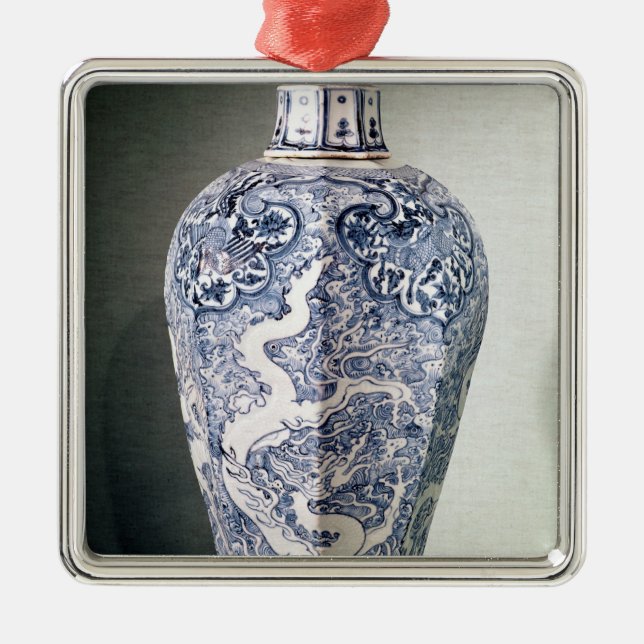 Achteckiger "Mei- P'ing" Vase mit Weiß Ornament Aus Metall (Vorne)