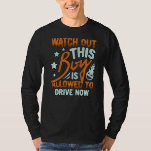 Achten Sie darauf, dass Dr. dieser Junge für ein n T-Shirt