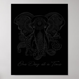 Achtsamkeitsspruch Mandala Elefant Yoga T-Shirt On Poster