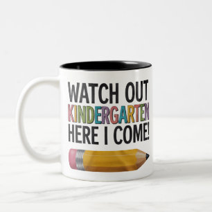 Achtung Kindergarten, ich komme Zurück zur Schule Zweifarbige Tasse