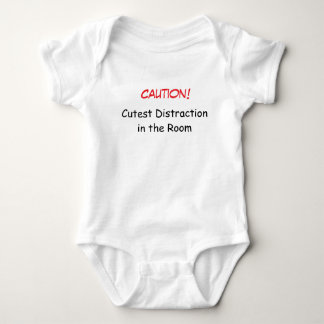 Achtung: Niedliche Ablenkung im Zimmer - Adorable Baby Strampler