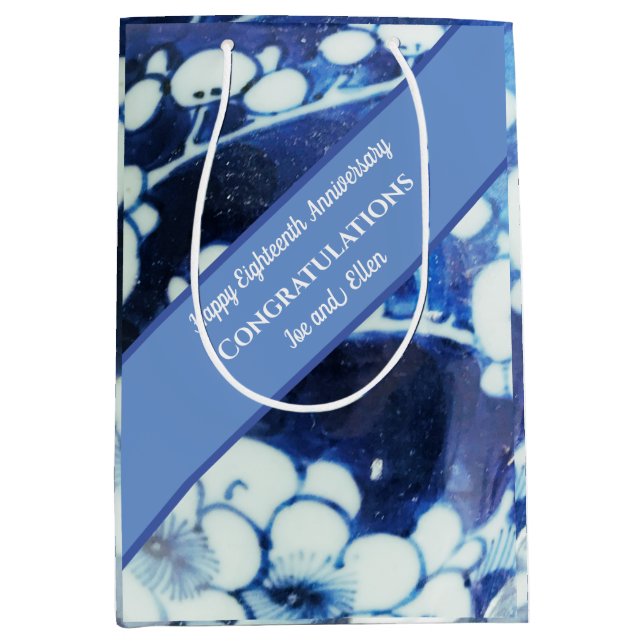 Achtzehnter Hochzeitstag Mittlere Geschenktüte (Vorderseite)