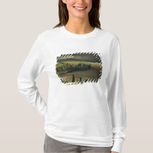 Ackerland um Montepulciano, Toskana, Italien T-Shirt