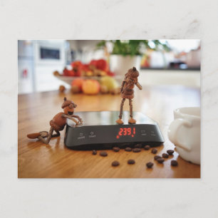 Acorn elf ärgerte sein Mädchen mit dem Gewicht Postkarte