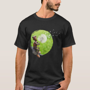 Acorn Elf bläst in den Löwenzahn T-Shirt