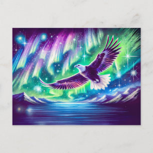 Adler, der über den Bergsee fliegt Nordlichter Postkarte
