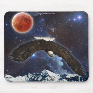 Adler fliegt im Weltraum, Moon Fantasy Mousepad