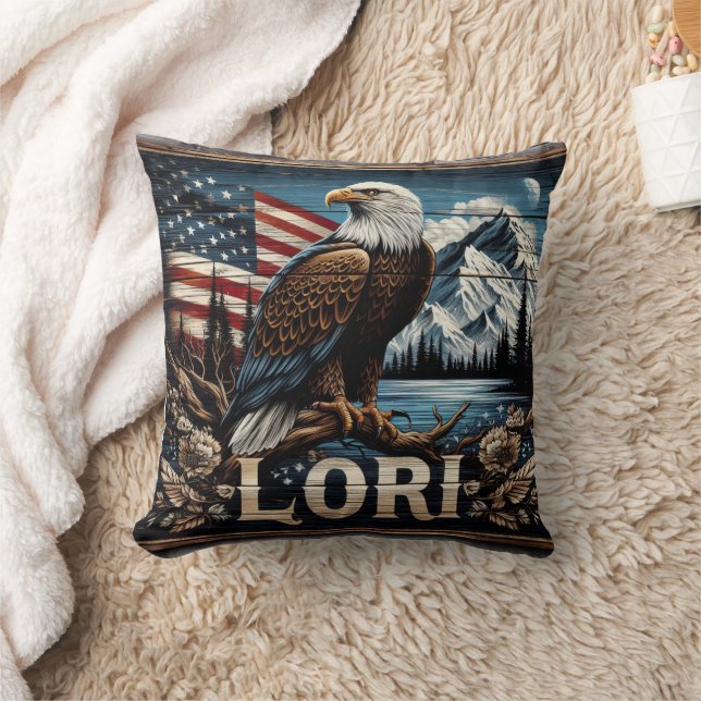 Adler mit amerikanischem Flaggenhintergrund Kissen (Decke)
