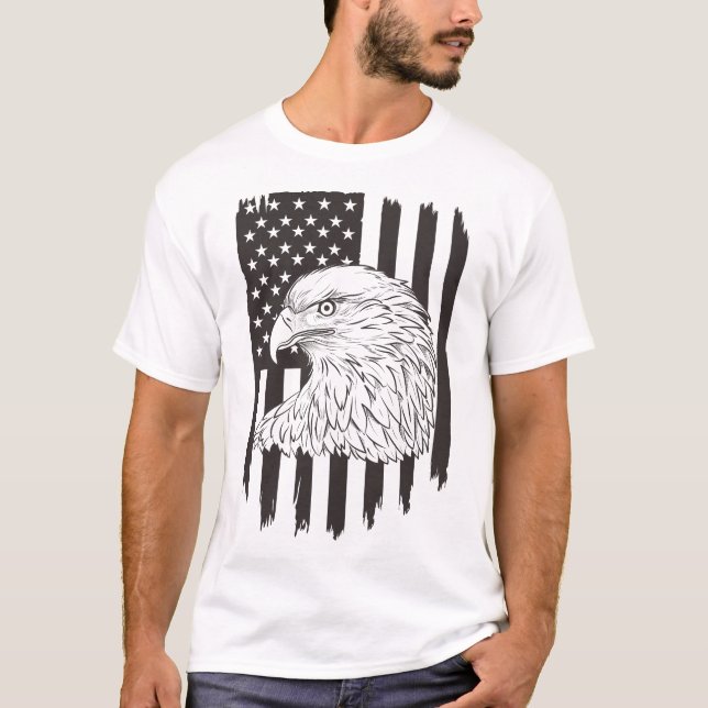 Adler mit amerikanischer Flagge auf Hochtouren T-Shirt (Vorderseite)