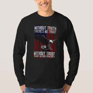Adler mit amerikanischer Flagge T-Shirt