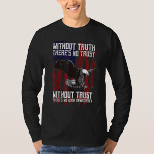 Adler mit amerikanischer Flagge T-Shirt