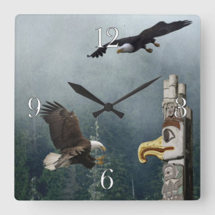 Adler, Totem Pole & Forest Fantasy Art Clock Quadratische Wanduhr