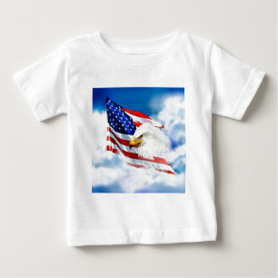 Adler und amerikanische Flagge Baby T-shirt
