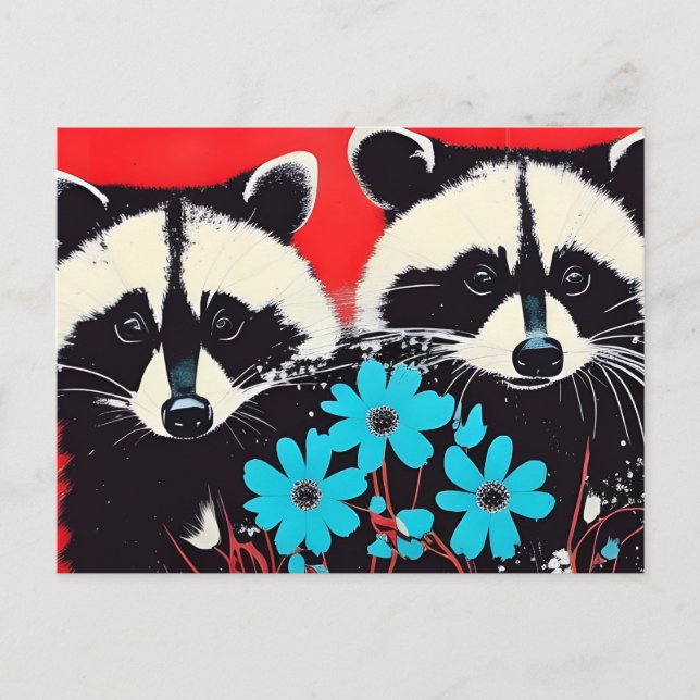Adlige Raccoons mit blauem Blumenhintergrund Postkarte (Vorderseite)