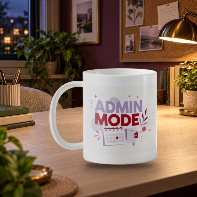 Admin-Modus Büro-Typografie-Tasse Kaffeetasse (Admin Mode Office Typography Mug — refined lighting and contact shadows. Digital lifestyle preview.)
