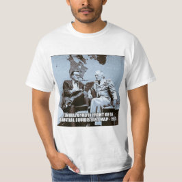 Admiral Byrd vor flacher Erdkarte T-Shirt
