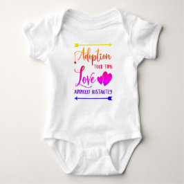 Adoption nahm Zeit, Liebe passierte sofort Baby Baby Strampler