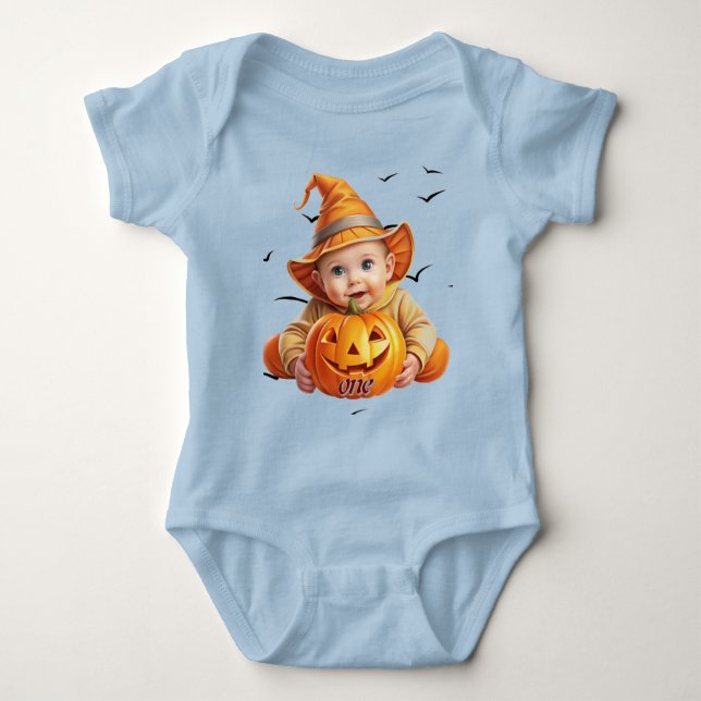Adorable Baby Pumpkin in einem Halloween-Bodysuit Baby Strampler (Vorderseite)